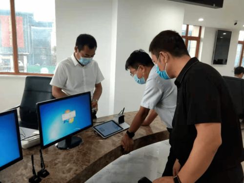 綏化市教育局開展“一把手走流程”活動，以貼心服務優化辦事效率